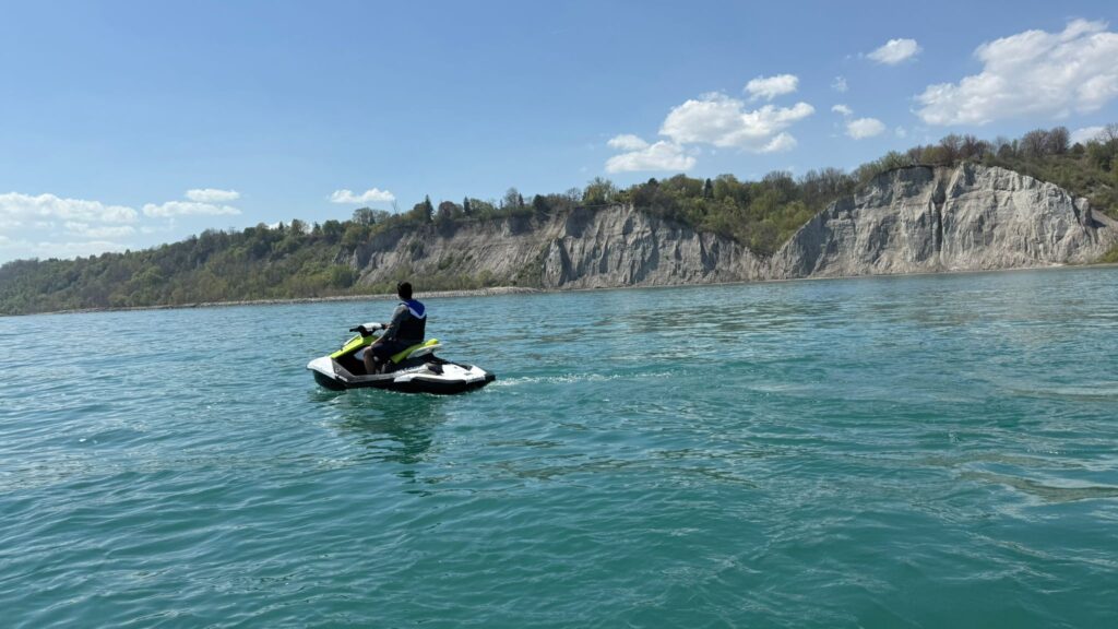 bluffers park scarborough cliffs in background of a jet ski rental toronto