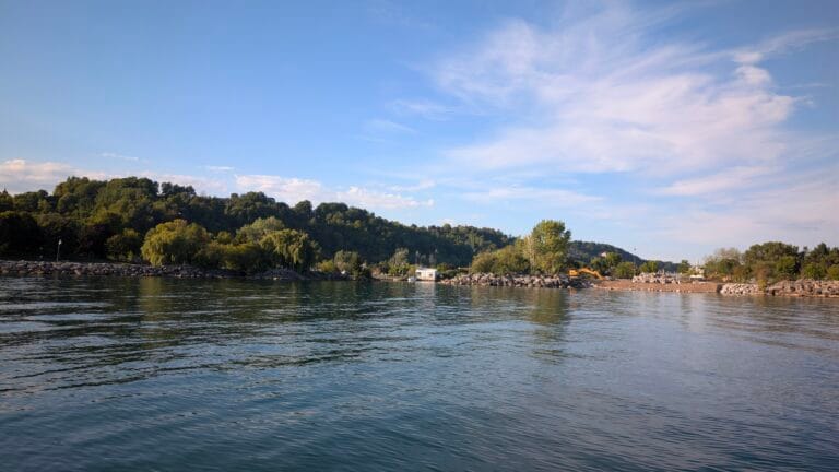 rescue team trying to locate missing jet ski rider from bluffers park beach in scarborough